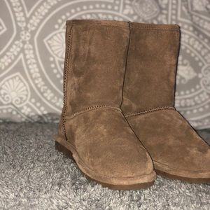 BearPaw Emma Short Boots